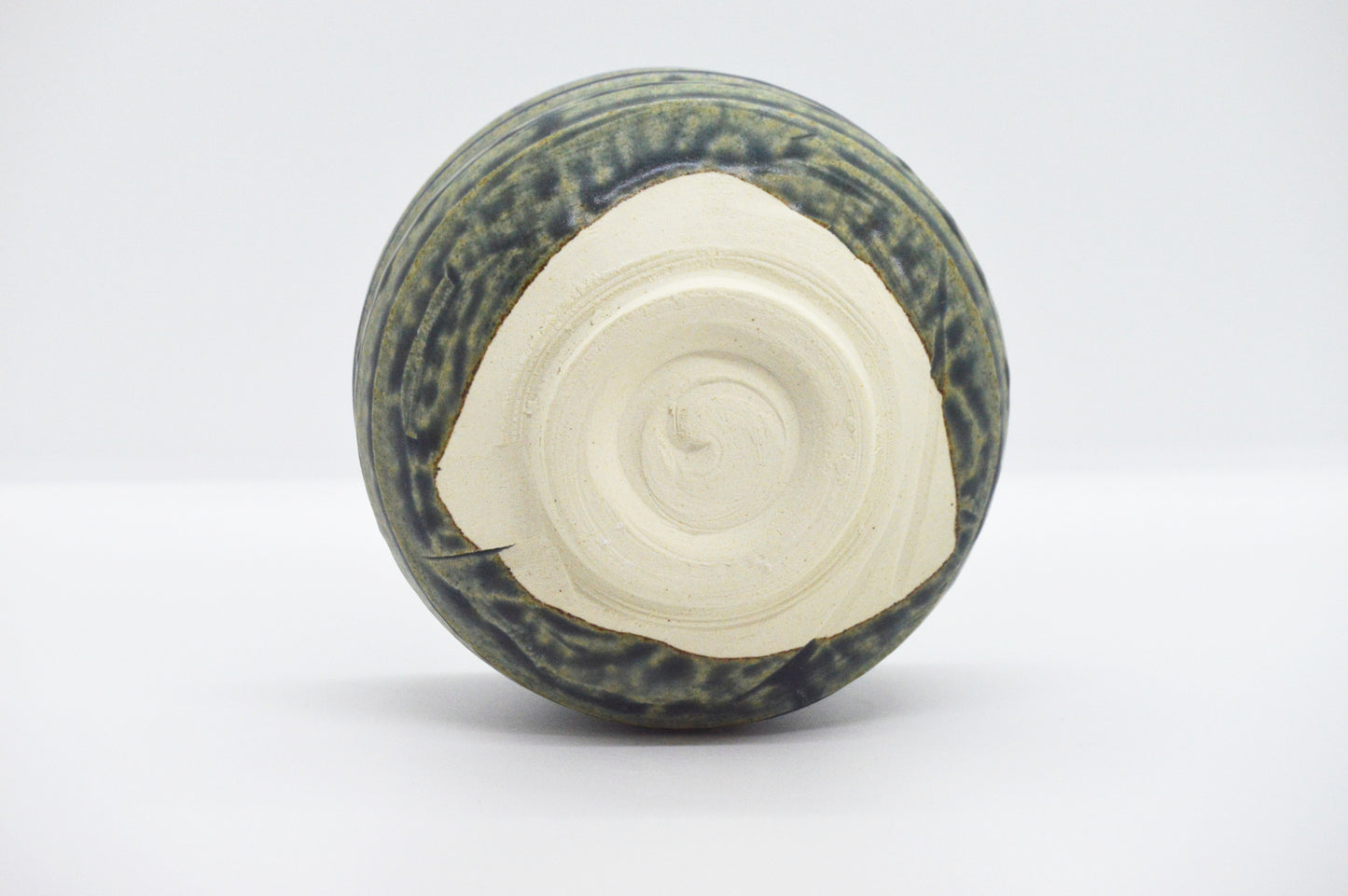 Chawan Tsuyu (梅雨) | - El renacer bajo la lluvia | Taza japonesa para matcha artesanal – Matcha Kaori